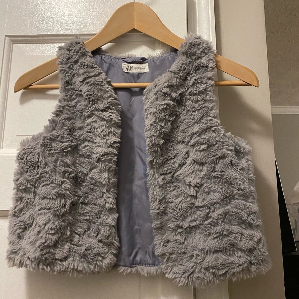 Gorgeous H&M girls faux-fur vest size 8-9